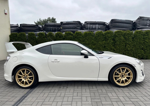 Toyota GT86 cena 89999 przebieg: 70000, rok produkcji 2013 z Serock małe 497